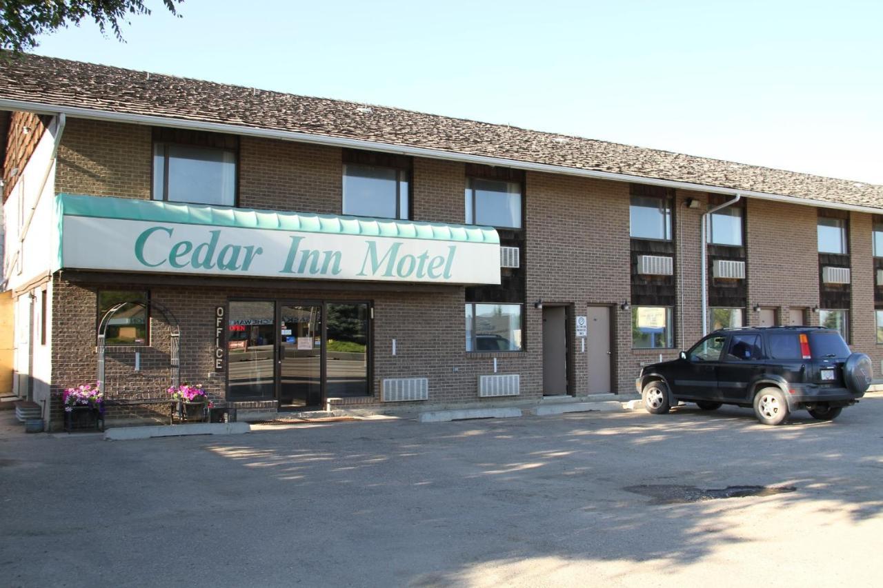 Cedar Inn Lloydminster Exteriör bild